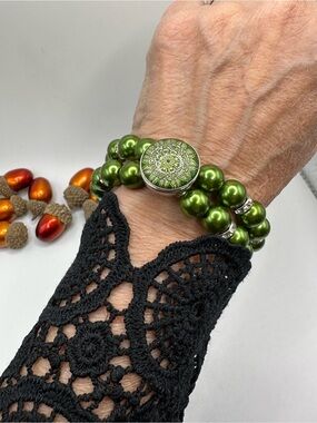Green Pearl Snap Jewelry Bracelet Double Strand Round Hippie Retro 18mm Snap NWT